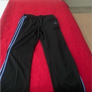 Women’s athletic pants.draw string and pockets.